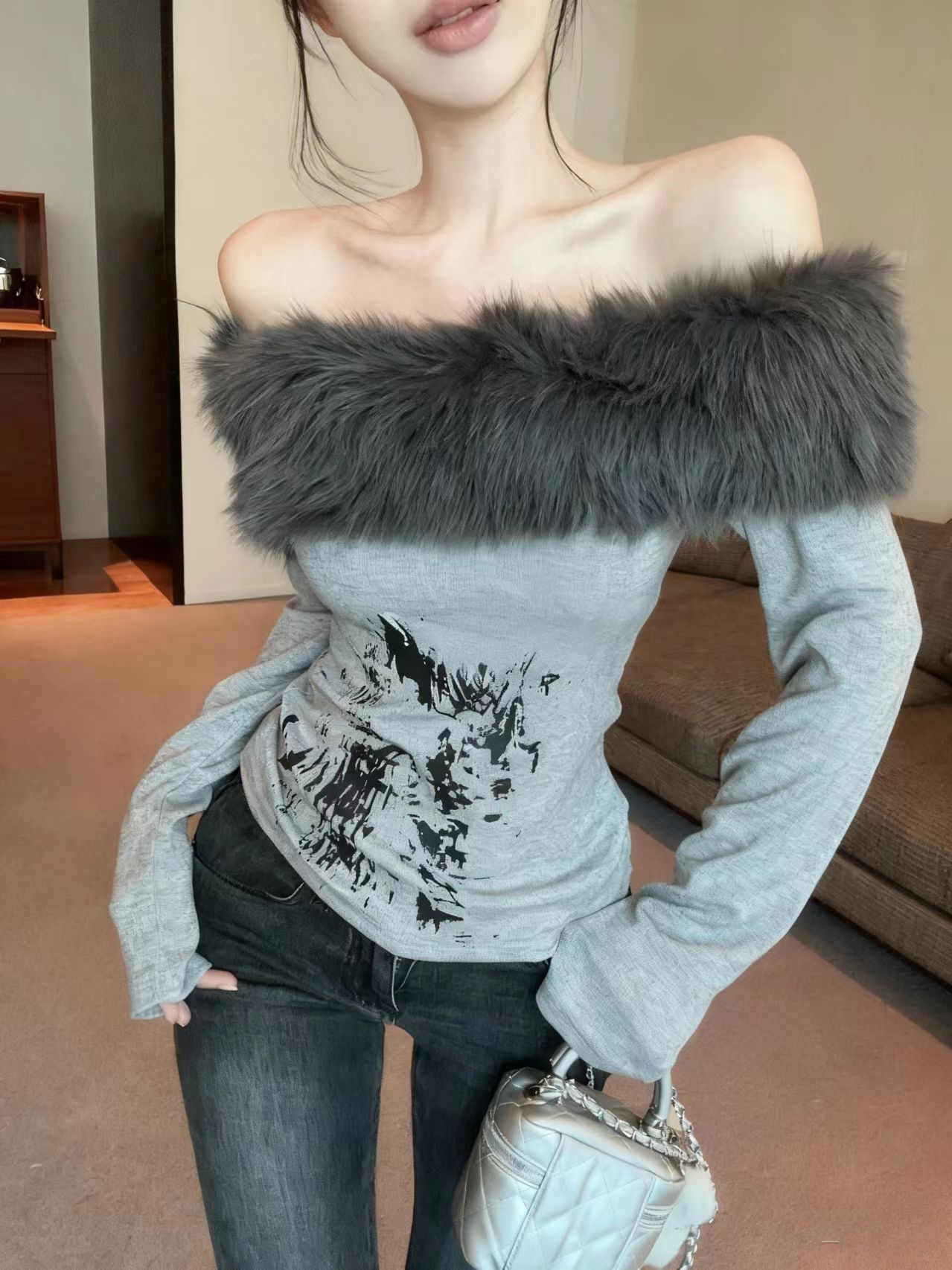 2025 Winter Women's Off-Shoulder Faux Mink Knit Top with Detachable Long Sleeves and Waist-Cinching Fit - Image 2