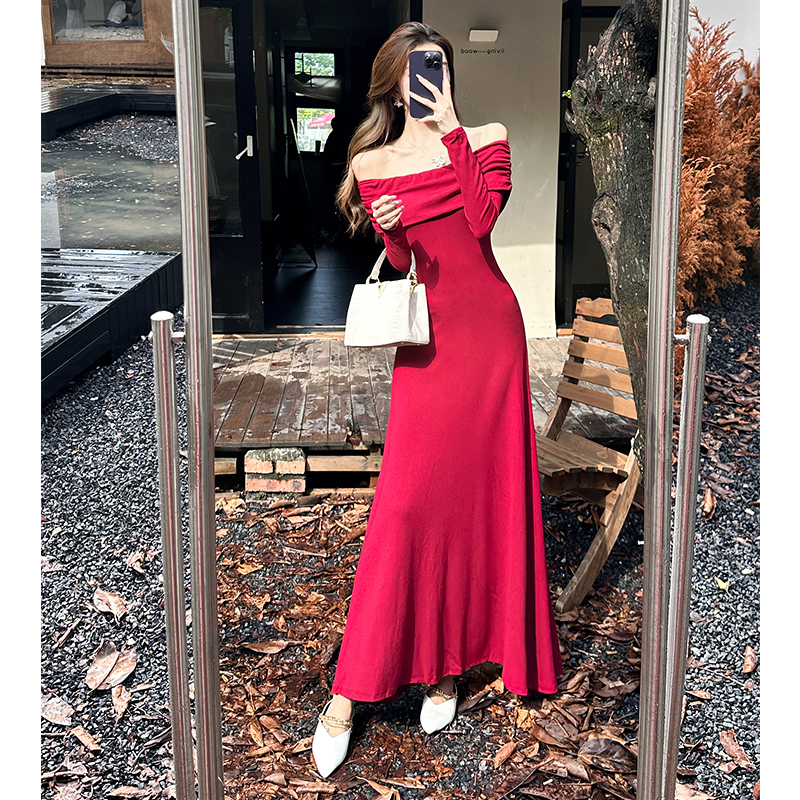 2026 Autumn Winter Off-Shoulder Long Sleeve Slim Fit Vintage French Style Maxi Dress - Image 2