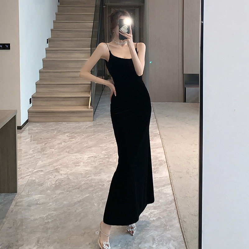 2026 Early Autumn Velvet Slip Dress Women French Retro Bodycon Black