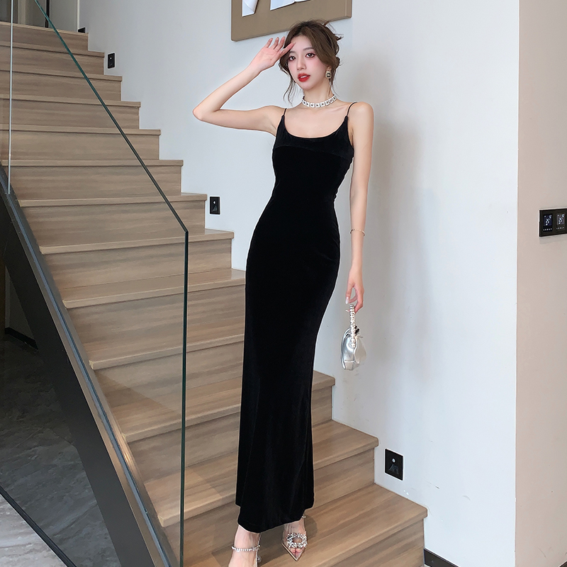 2026 Early Autumn Velvet Slip Dress Women French Retro Bodycon Black - Image 2